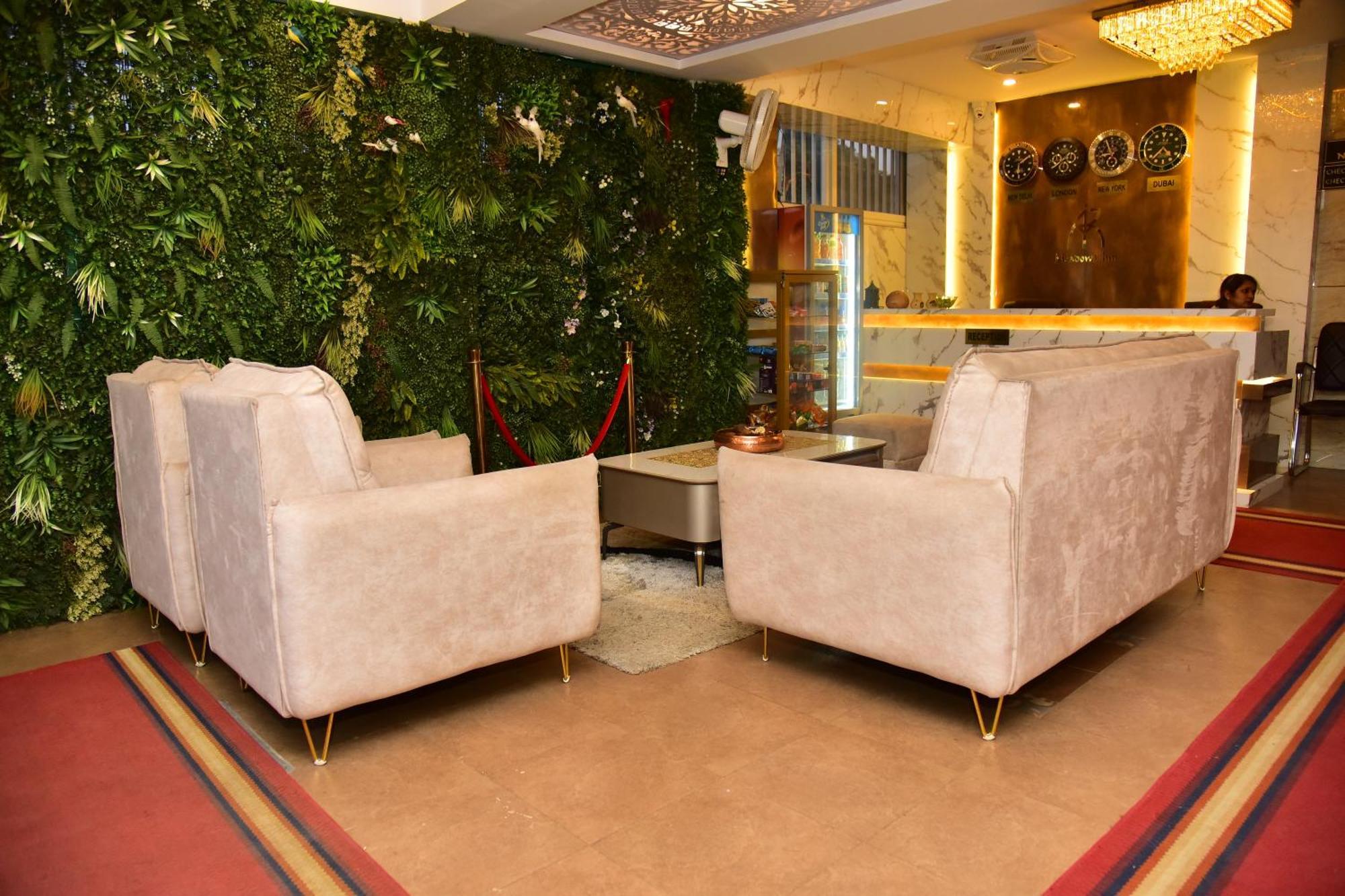 Meadows Inn Мисор Екстериор снимка