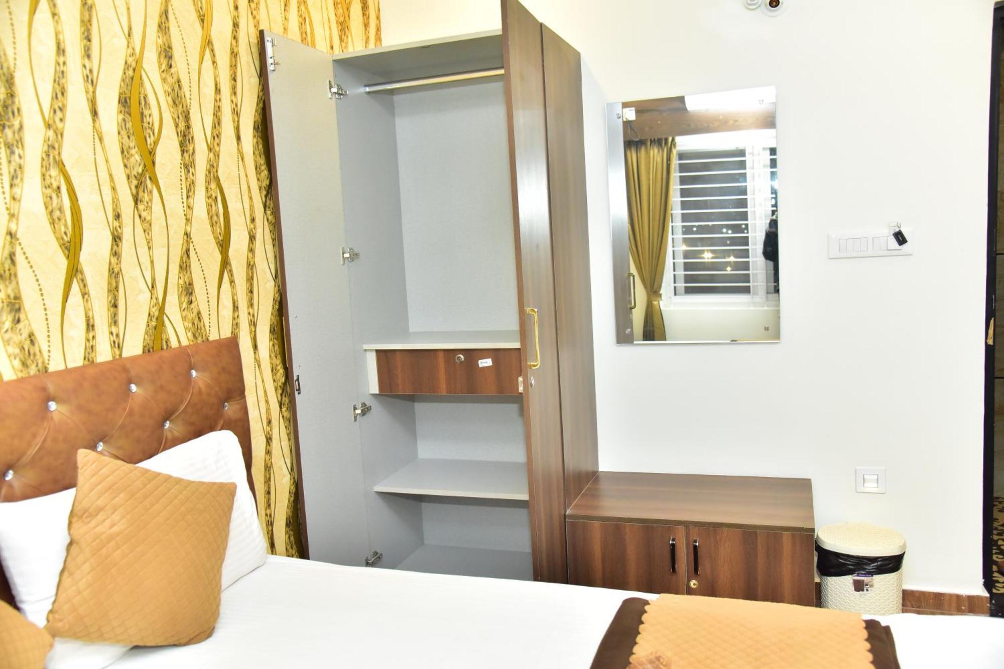 Meadows Inn Мисор Екстериор снимка